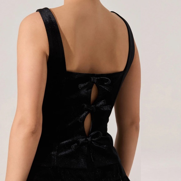 Astr Tops - Astr black velvet bow top